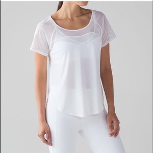 Lululemon Anew short sleeve tee! Size 8